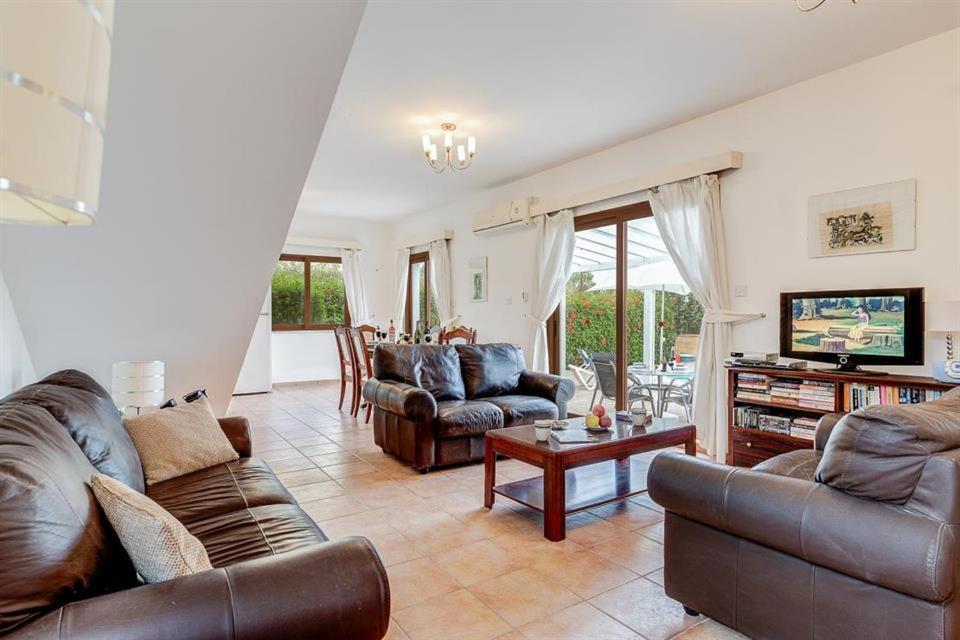 Argaka Beachfront Villa Paphos Extérieur photo